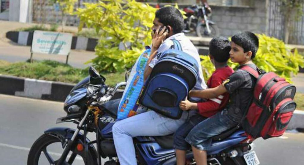 Mobile-Using-In-Bike