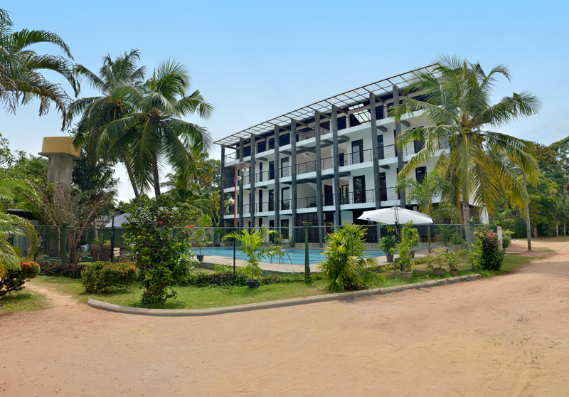 Olanro-Negombo-Hotel-Garden